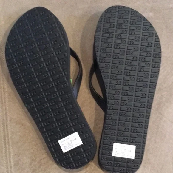 Sanuk yoga spree flip flops, so comfy! - Picture 3 of 3